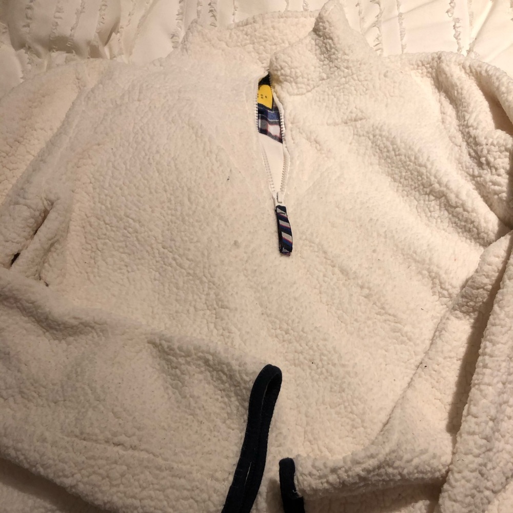 White 1/4 zip fleece pullover